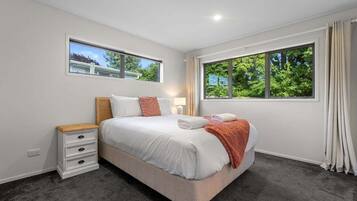 Strykejern/-brett, wi-fi og sengetøy