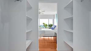3 bedrooms, free WiFi, bed sheets - Sunshine & Sea Breezes at Malua Bay (Malua Bay)