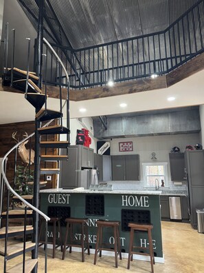 Interior - Mancave Ready for Rentals just in time for Ole Miss playoffs minutes from Oxford (Oxford)