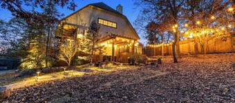 Emerald Point, Lakefront with Gorgeous Views!
