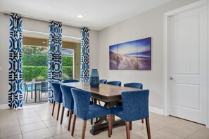 Dining - Spacious Fun Retreat with Private Pool and Game Room near Disney and WaterPark. (Kissimmee)