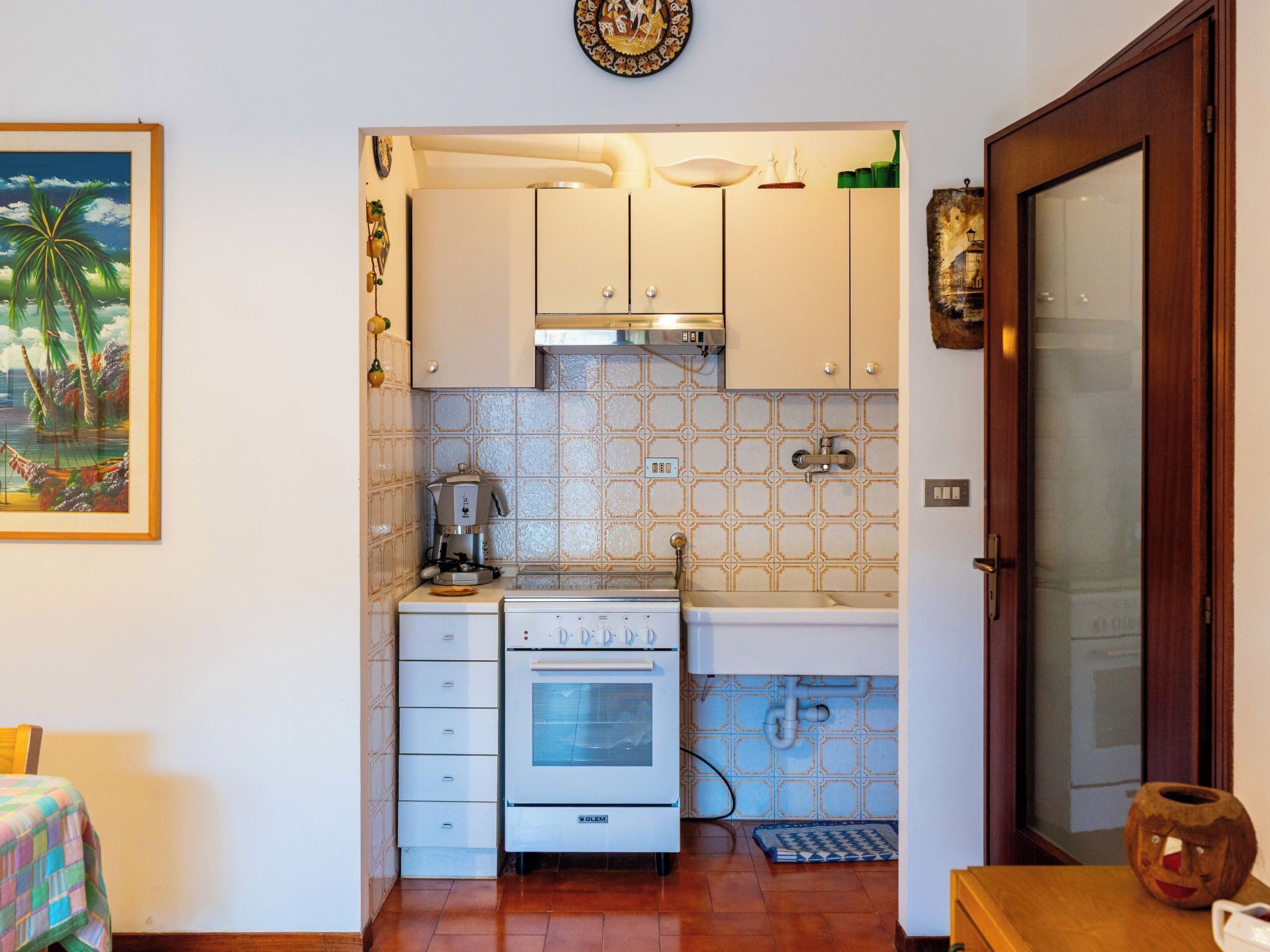 Fridge, oven, cookware/dishes/utensils