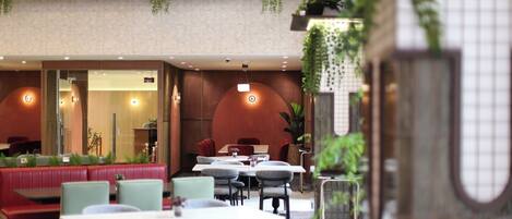 Aamiainen, lounas ja illallinen