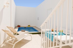 Seasonal outdoor pool - Il-qastna Holiday House-zejtun (Zejtun)