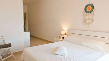 3 kamar tidur, setrika/meja setrika, Wi-Fi gratis, dan seprai linen