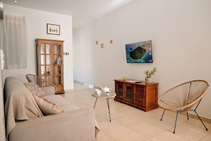 TV - Il-qastna Holiday House-zejtun (Zejtun)