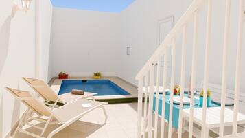 Kolam renang outdoor musiman