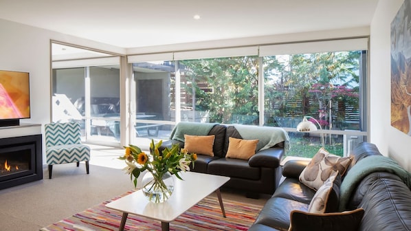 Smart TV, fireplace - Apartment G3 3BR Near Queenstown Centre (Queenstown)