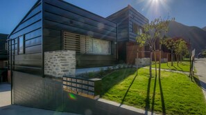 Property grounds - Apartment M2 2BR Near Queenstown Centre (Queenstown)