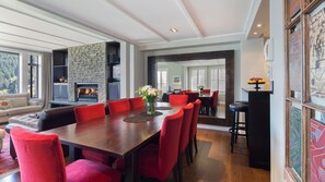 Dining - Commonage Promenade Villa 3BR (Queenstown)