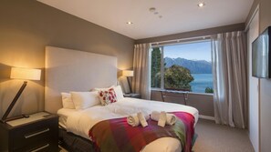 3 bedrooms, iron/ironing board, WiFi, bed sheets - LakeRidge Queenstown Front Row (Queenstown)