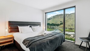 2 bedrooms, iron/ironing board, WiFi, bed sheets - Riverview Retreat at Residence du Parc (Queenstown)