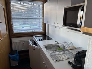 Réfrigérateur, micro-ondes, four, lave-vaisselle