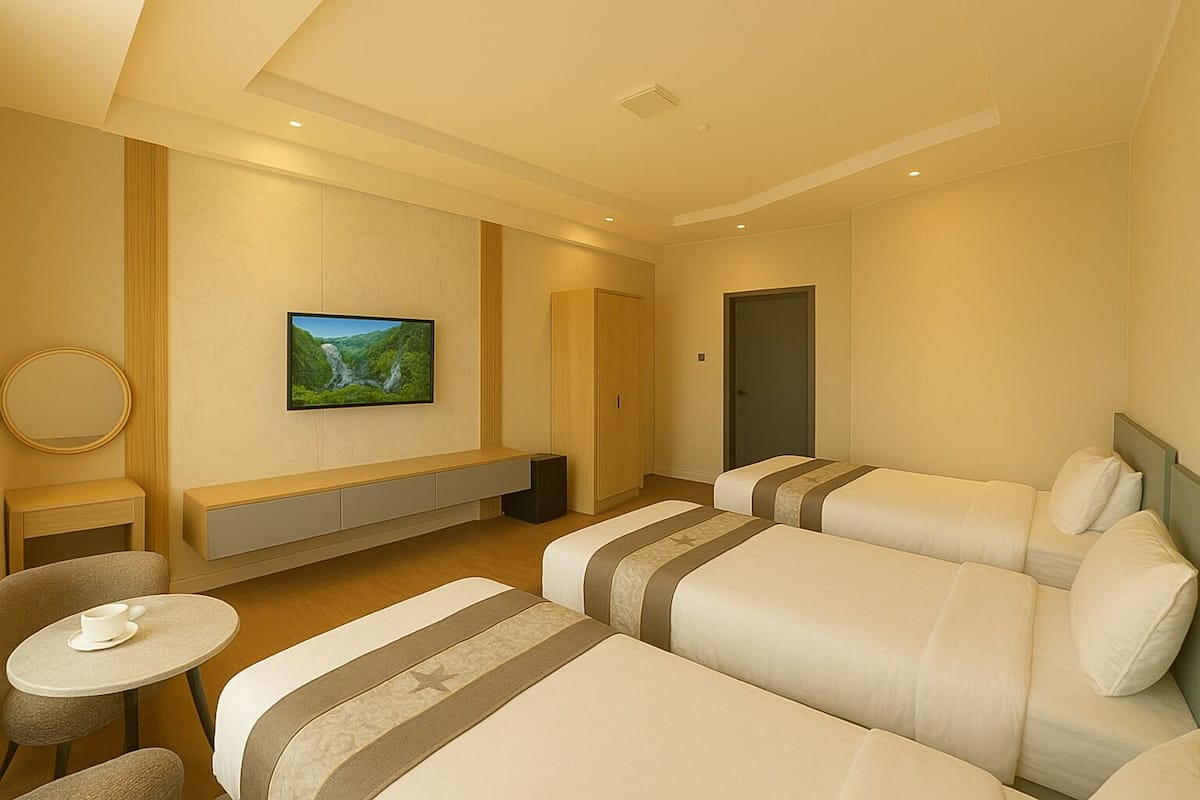 Standard Triple Room | Desk, free WiFi