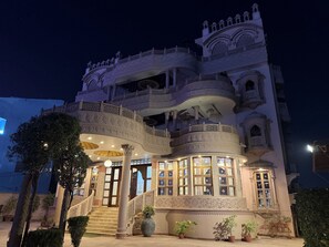 Fachada da propriedade