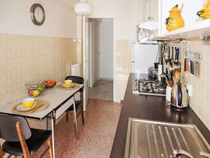 Kühlschrank, Mikrowelle, Ofen, Geschirrsp üler