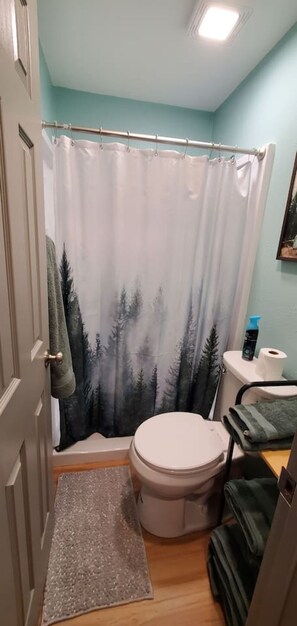 Handtücher, Seife, Shampoo, Toilettenpapier