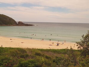 Beach - Ideal location- Pool & Tennis Court, Fine Dining, Shops, Bannisters Pavillion (Mollymook Beach)