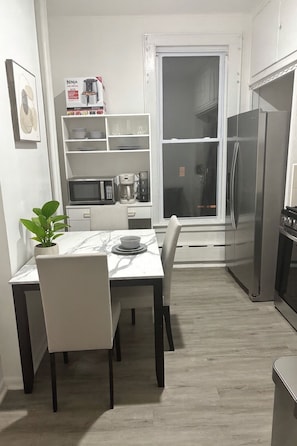 Mikrobølgeovn, ovn og kokeplater