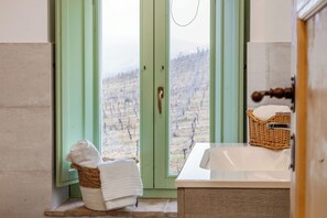 Dusche, Haartrockner, Bidet