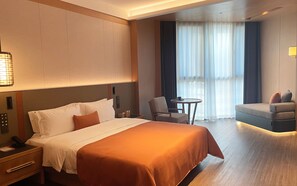 In-room safe, desk, laptop workspace, blackout curtains - AKENOlangyijiudian (Beijing)