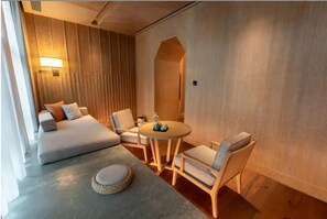 Classic Suite, City View | In-room safe, desk, laptop workspace, blackout drapes - AKENOlangyijiudian (Beijing)