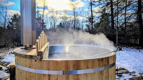 Nordic Spa Forest RV Glamping • Hot Tub • Trails