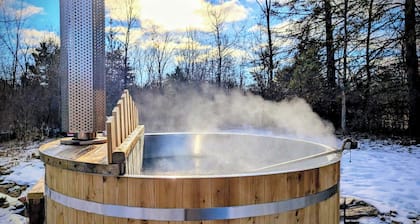 Nordic Spa Forest RV Glamping • Hot Tub • Trails