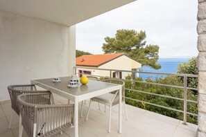Family House, Multiple Bedrooms, Sea Facing (Valdarke Vittorio Apartment) | Outdoor dining - Valdarke Vittorio Apartment (Mali Losinj)