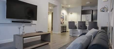 Télévision, cheminée