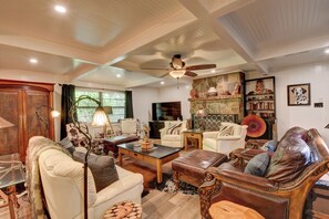 Interior - Charming 3BR/3BA Athens Home. Sunroom + Patio, Steps to UGA, 3 Mi from Sanford (Athens)