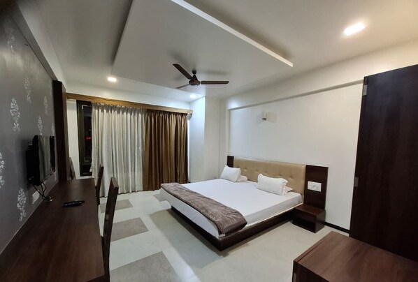 Executive Double Room - Hotel Pride Executive (Satara)