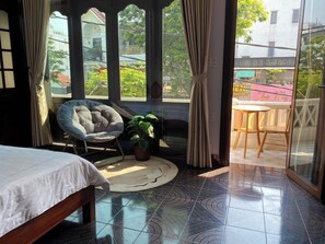 Habitación doble Deluxe, balcón, vista a la ciudad | Wifi gratis