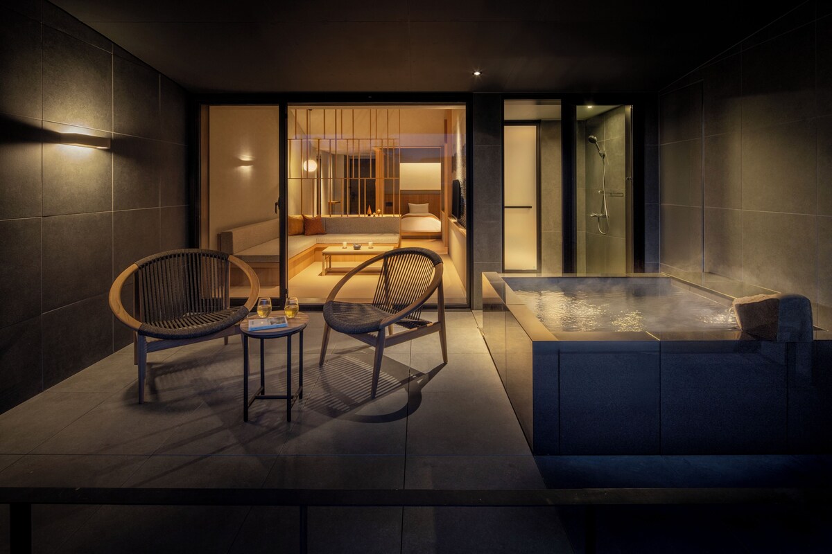 Habitación de estilo japonés con dos camas individuales, no fumadores (with Open-air Bath) | Minibar, wifi gratis, ropa de cama