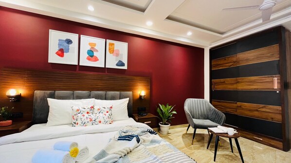 Desk, laptop workspace, free WiFi