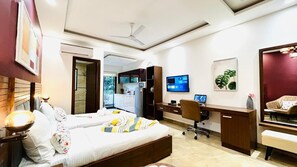 Desk, laptop workspace, free WiFi - British Pavilion Farms Banquet (NEW DELHI)