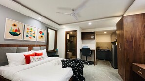 Desk, laptop workspace, free WiFi - British Pavilion Farms Banquet (New Delhi)