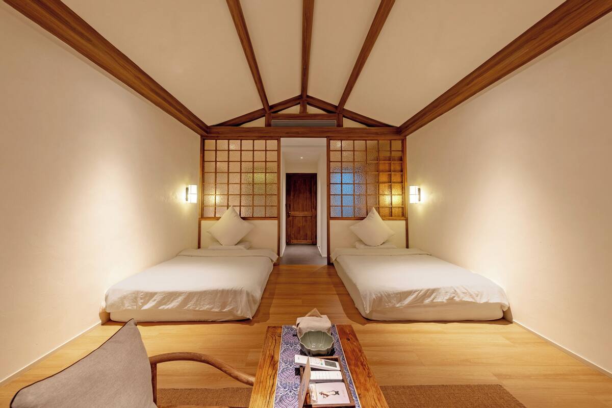 Kamar Twin Klasik, pemandangan kota | Didekorasi berbeda-beda dan dilengkapi dengan perabotan berbeda-beda