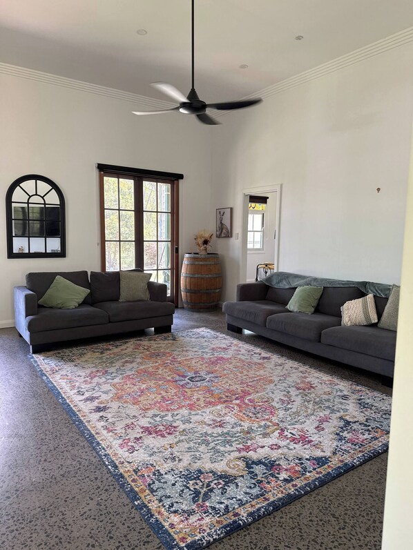 Loft, 3 Bedrooms, Private Pool | Living room - Roslyns Cottage Country Escape in Tambo (Tamborine)