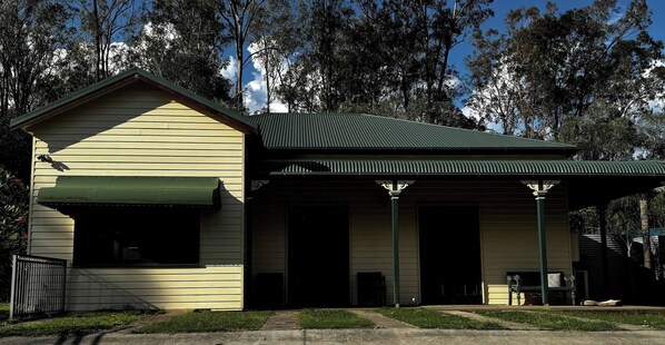 Loft, 3 Bedrooms, Private Pool | Exterior - Roslyns Cottage Country Escape in Tambo (Tamborine)