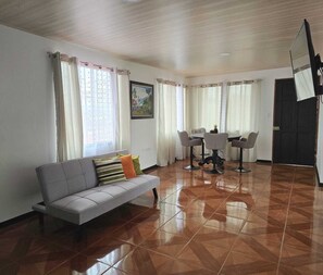 Interior - Vistas Chirripó: Comfortable and Spacious Apartment with Chirripó views  (San Isidro de El General)