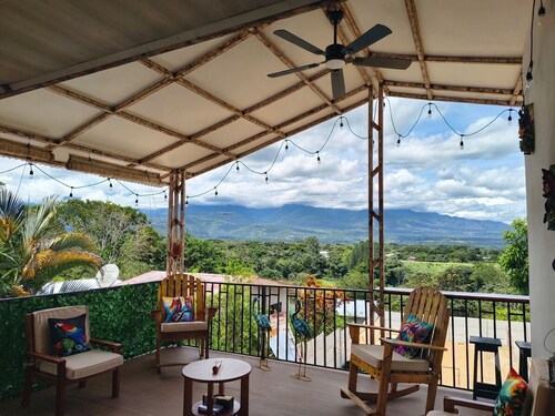 Chirripó Views : High Speed Wi-Fi : Terrace Apartment with 24/7 Security