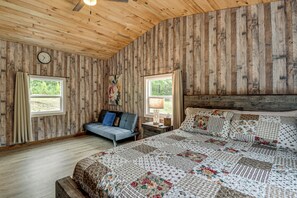 Iron/ironing board, Internet, bed sheets - Cozy Retreat Near Trails & Nature (Patriot)