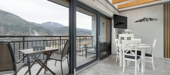 Sunny Apartment | Parking, Sauna & Jacuzzi | Skrzyczne View
