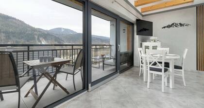Sunny Suite | Parkplatz, Sauna & Whirlpool | Blick auf Skrzyczne