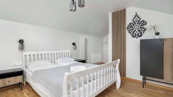 2 soverom, strykejern/-brett, reiseseng for barn og wi-fi