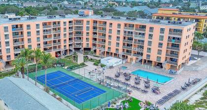 Beachfront, Private Balcony, Heated Pool, Hot Tub, Tennis, FREE Activities Included! -110 Reef Club