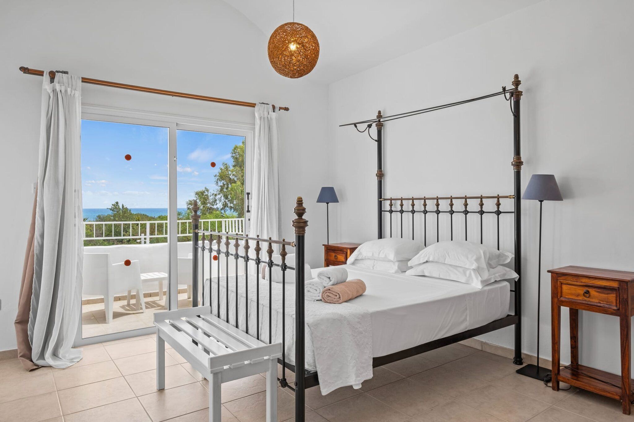 客房内保险箱、熨斗/熨衣板、旅行婴儿床、免费 WiFi