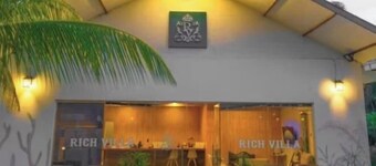 Rich Villa 