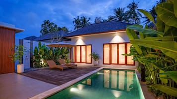 Escritorio, wifi gratis, ropa de cama